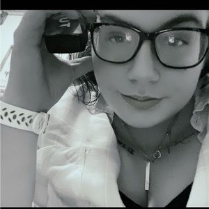 Meet your Posher, Dedra